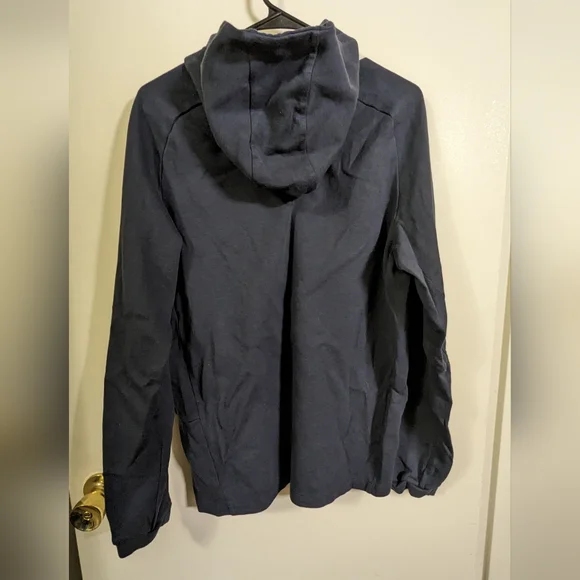 GapFit Breath Hoodie - Picture 3 of 4